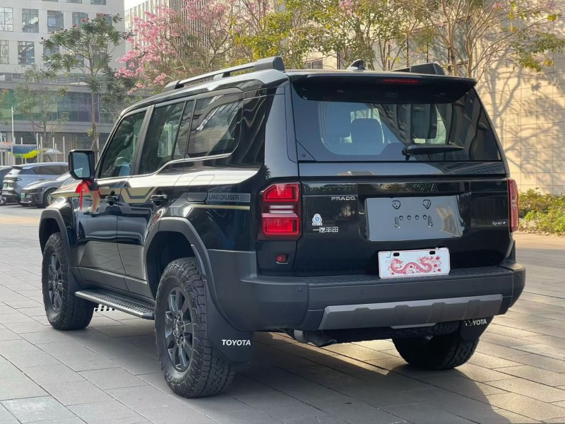 佛山25年丰田普拉多7