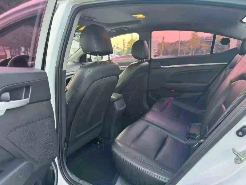 金华18年现代领动5