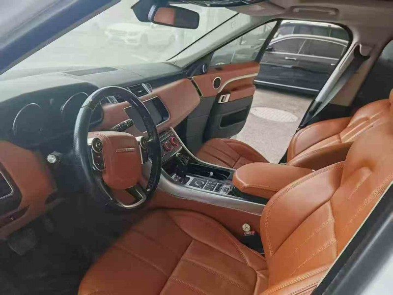 毕节18年路虎揽胜运动5