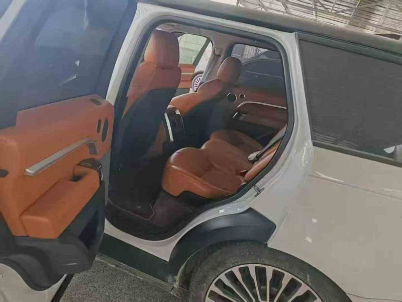 毕节18年路虎揽胜运动7