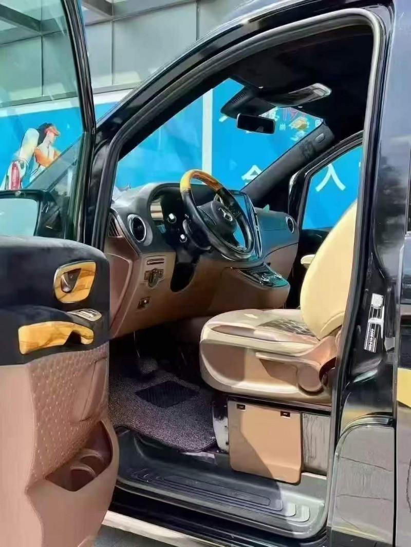 徐州18年奔驰威霆6