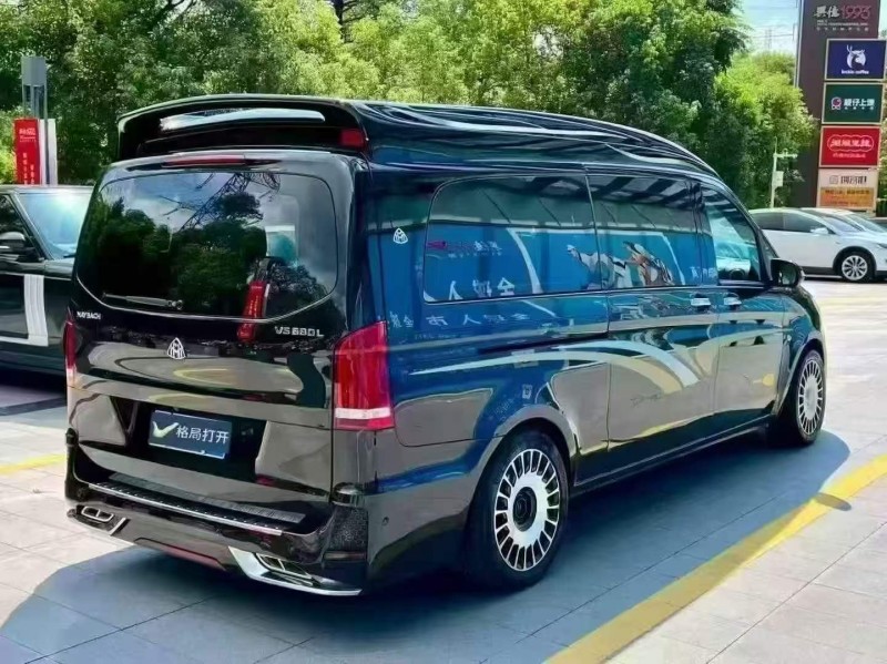 徐州18年奔驰威霆8