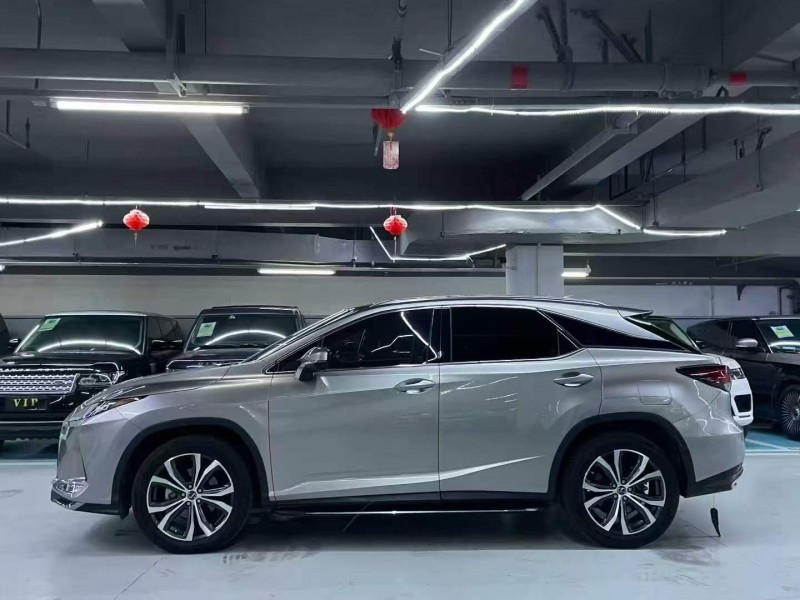 深圳22年雷克萨斯RX8