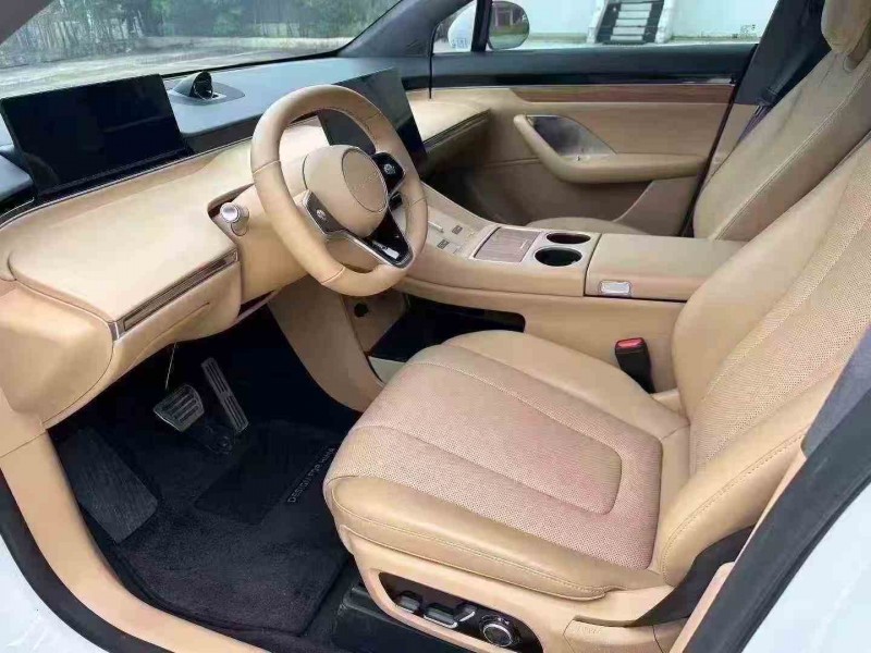 湛江25年华为智选智界R75