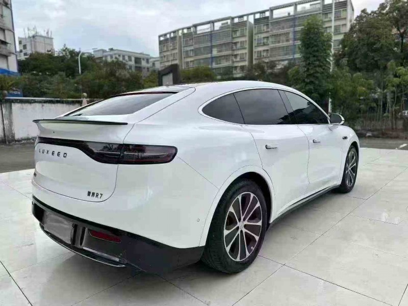 湛江25年华为智选智界R78