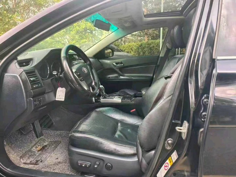 广州13年丰田锐志4