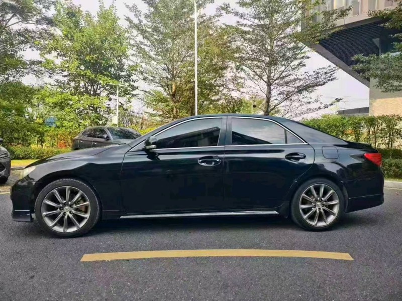 广州13年丰田锐志8