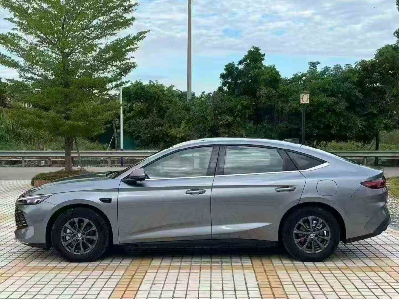 湛江25年比亚迪秦3