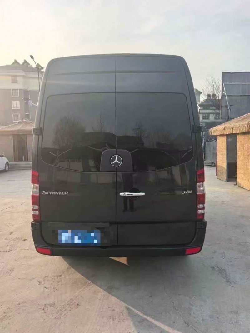 菏泽13年奔驰斯宾特8