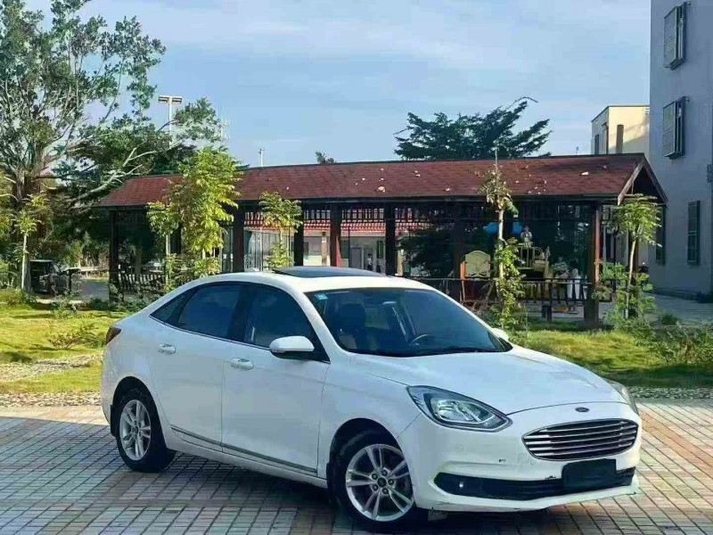 汕头19年福特福睿斯2