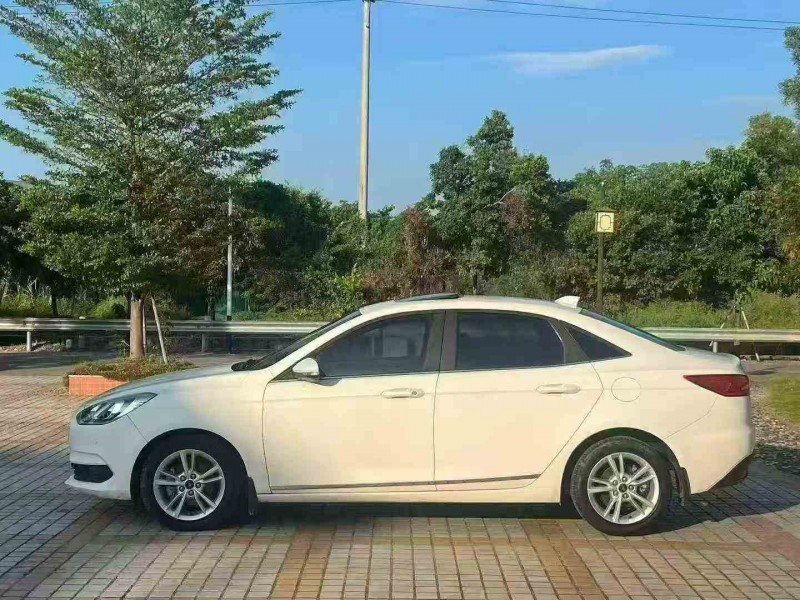 汕头19年福特福睿斯3