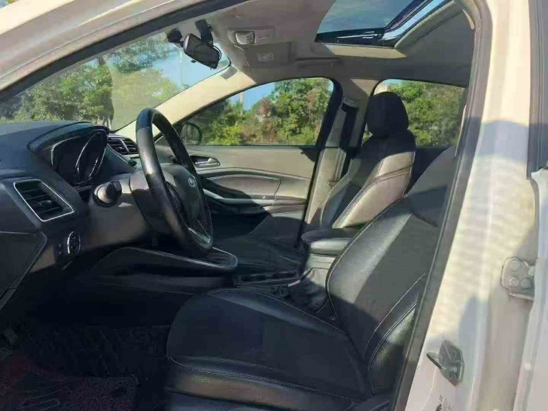 汕头19年福特福睿斯6