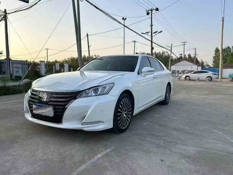 徐州18年丰田皇冠2