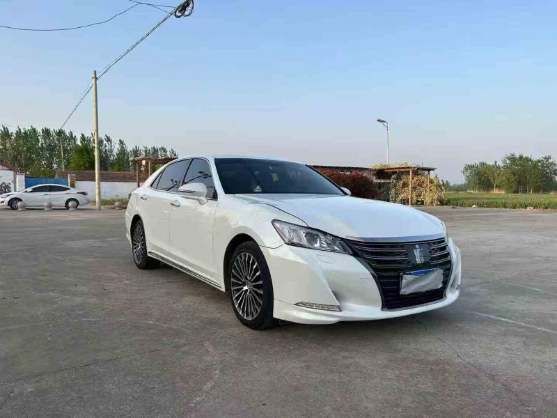 徐州18年丰田皇冠5