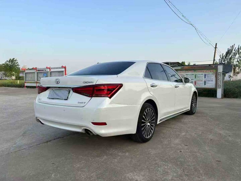 徐州18年丰田皇冠6