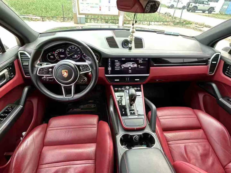 徐州19年保时捷卡宴8