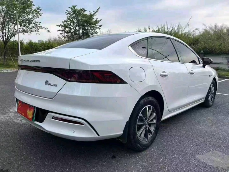 广州24年比亚迪秦8