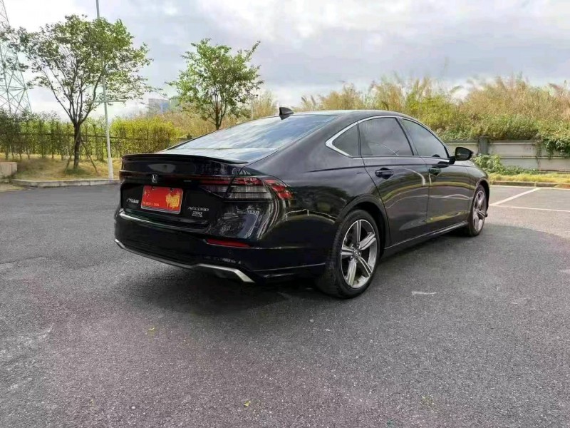 广州25年本田雅阁8