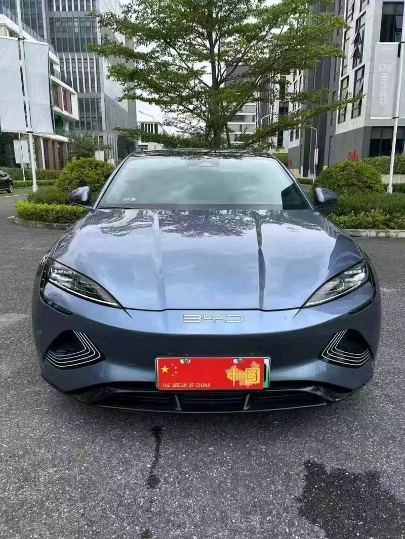 广州22年比亚迪海豹1