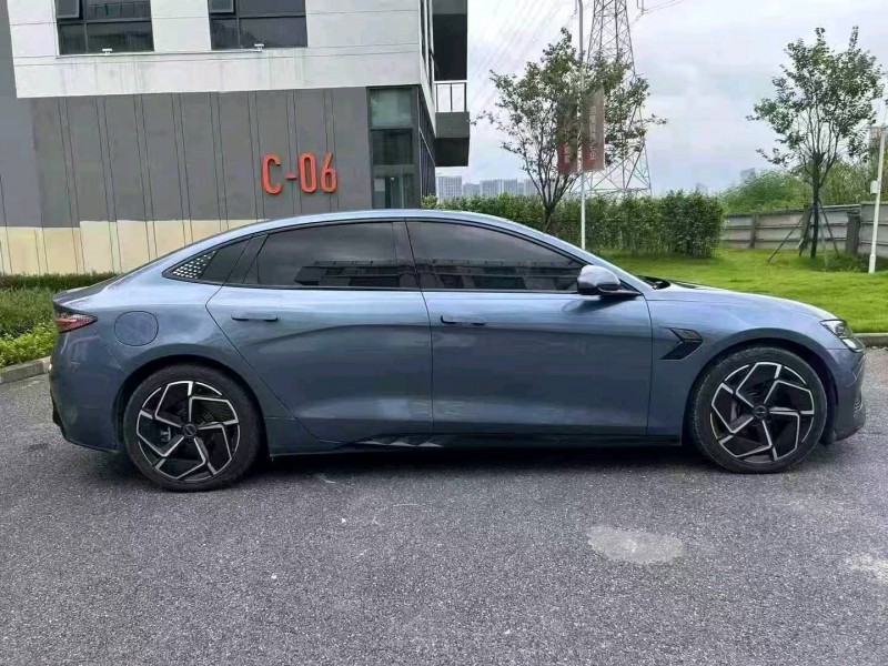 广州22年比亚迪海豹9