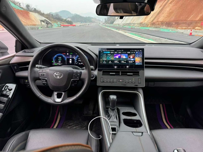 娄底25年丰田亚洲龙5