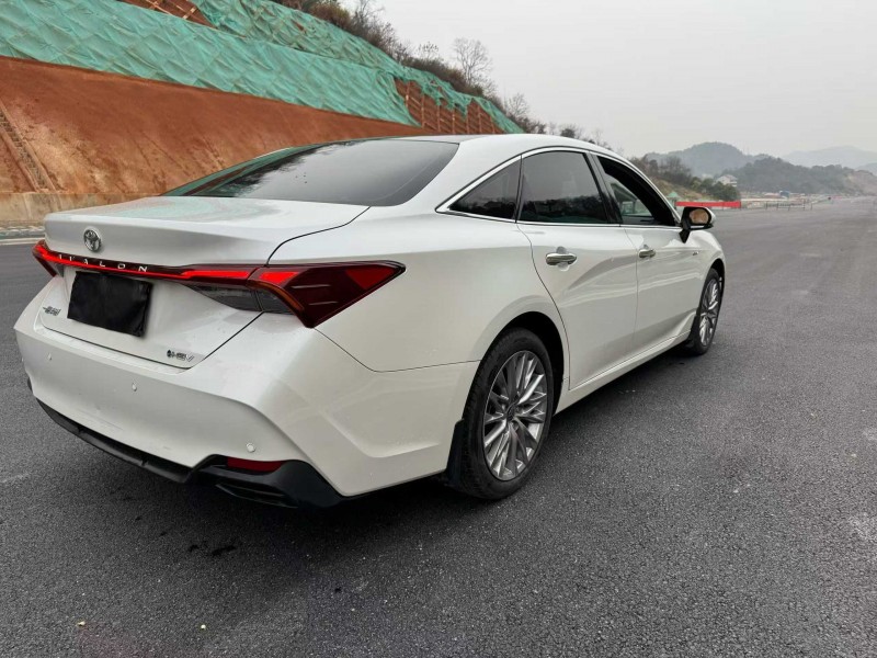 娄底25年丰田亚洲龙8