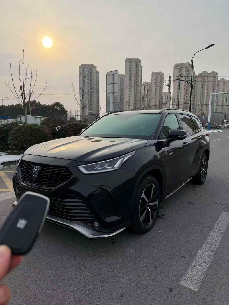 安庆23年丰田皇冠2