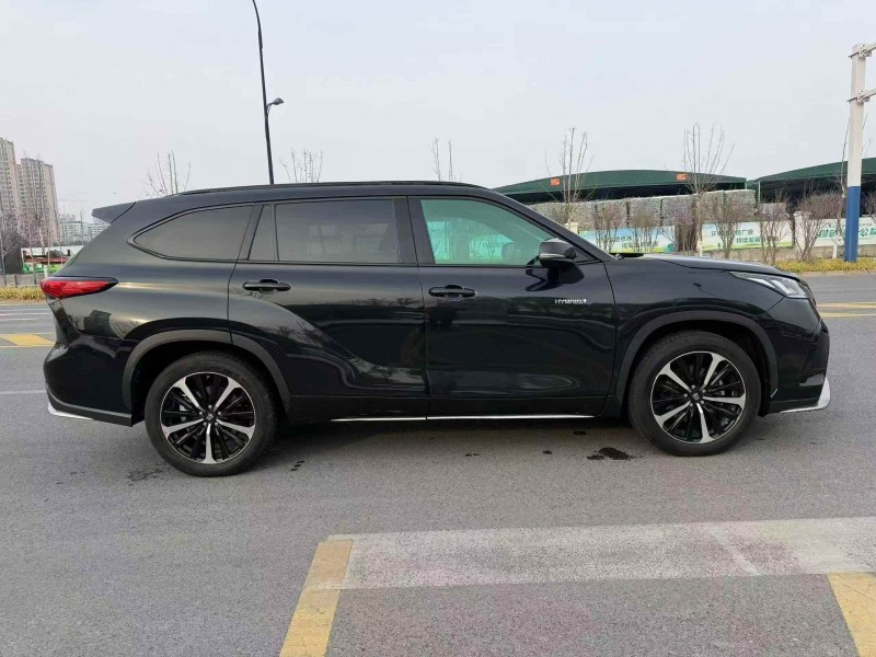 安庆23年丰田皇冠3