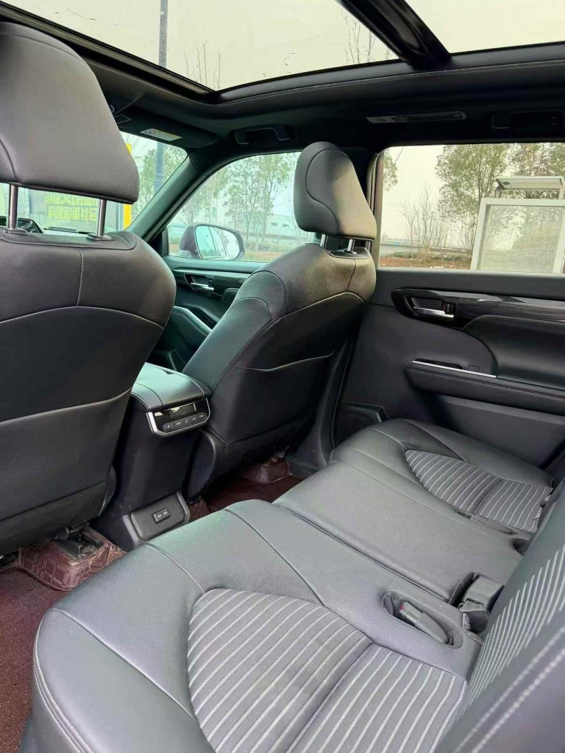 安庆23年丰田皇冠4