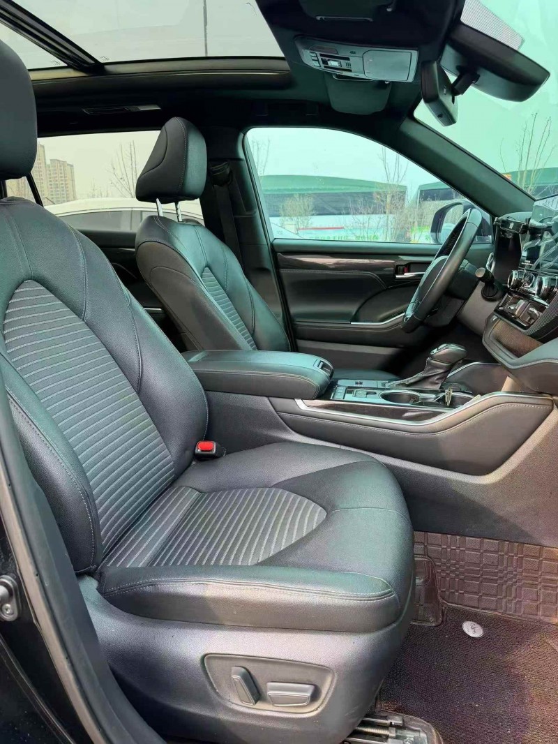 安庆23年丰田皇冠5