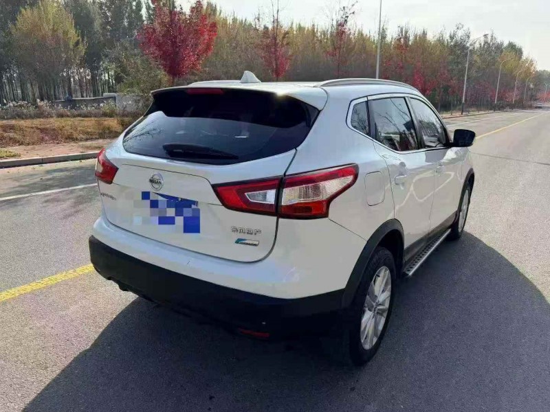 承德17年日产逍客7