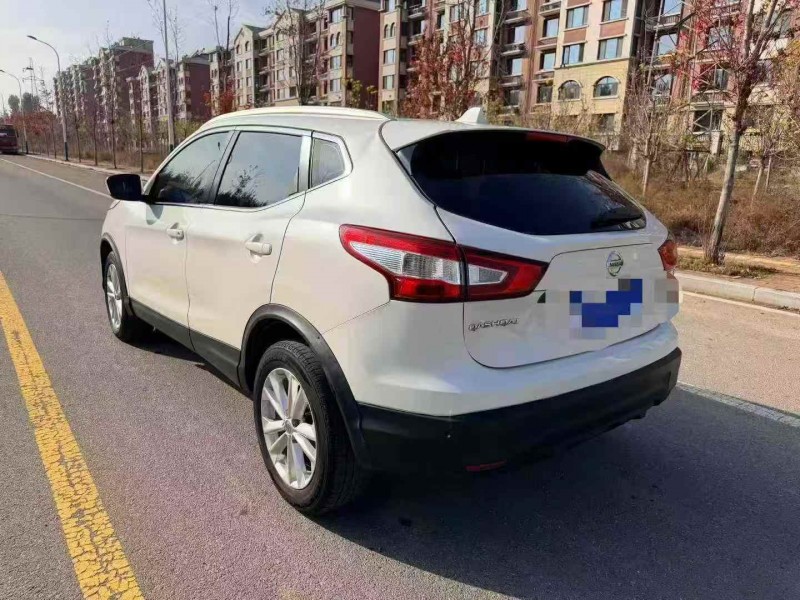 承德17年日产逍客8