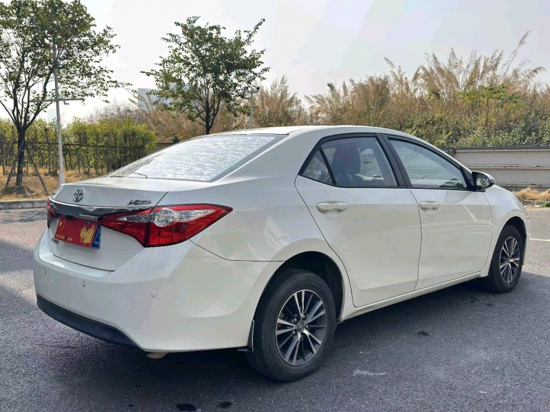 广州15年丰田雷凌8