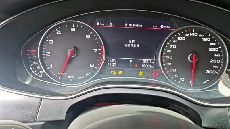 成都16年奥迪A7L8