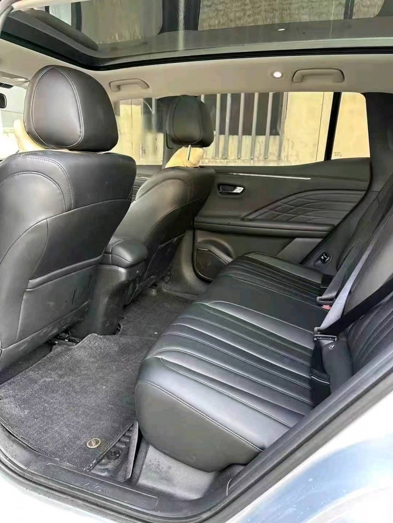 广州25年传祺埃安V9