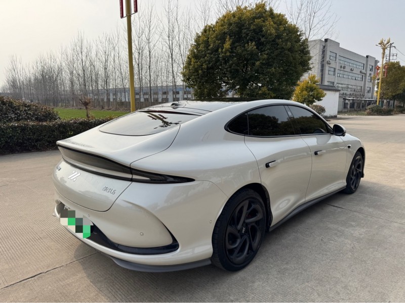 盐城24年智己L64