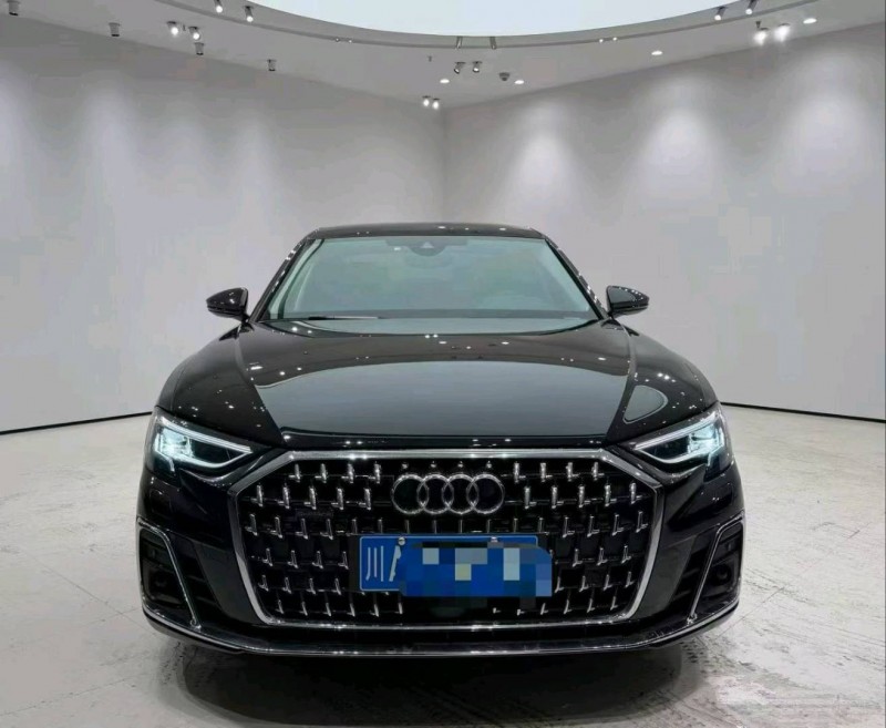 成都23年奥迪A8L1