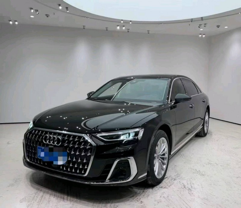 成都23年奥迪A8L3
