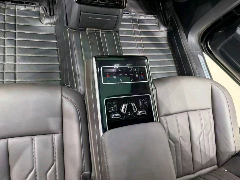 成都23年奥迪A8L7