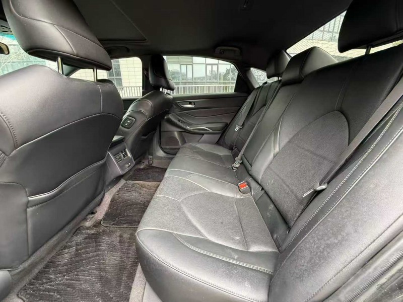 佛山22年丰田亚洲龙5