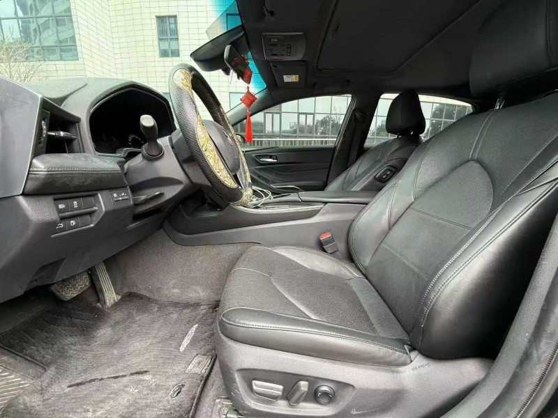 佛山22年丰田亚洲龙6