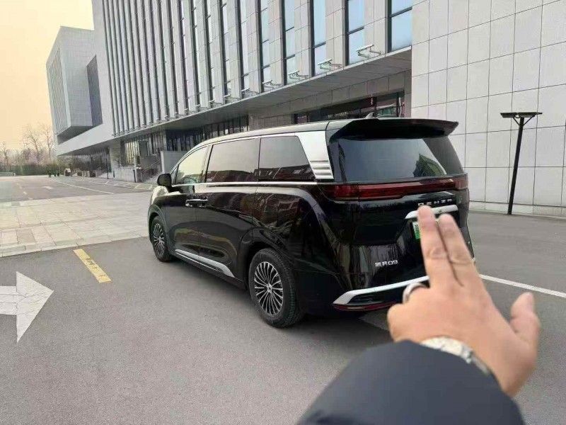 济宁24年腾势D97