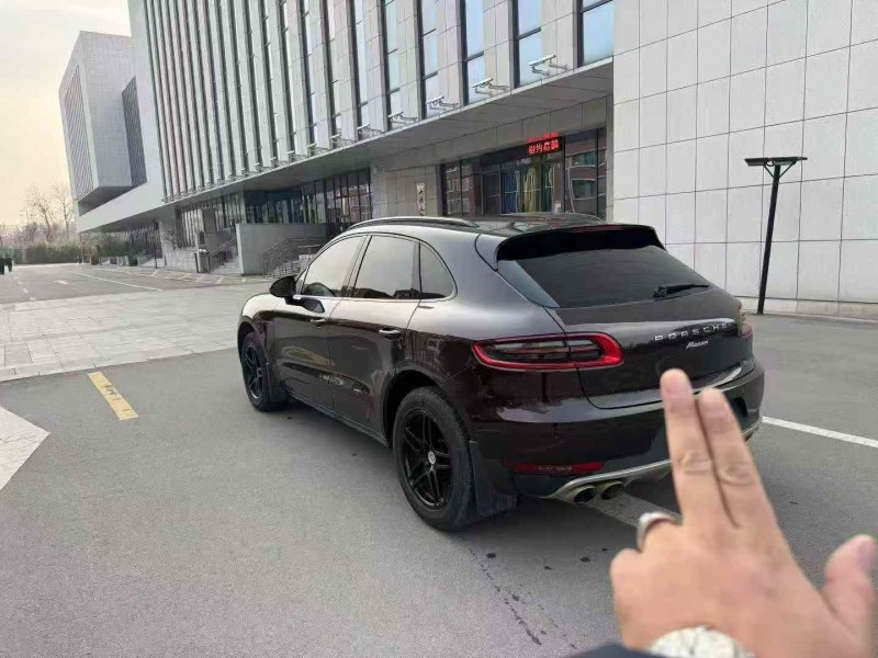 枣庄16年保时捷Macan7