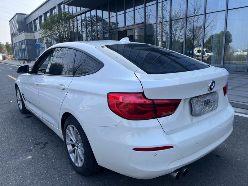 常德17年宝马3系9