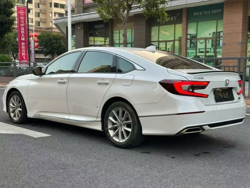 东莞22年本田雅阁7