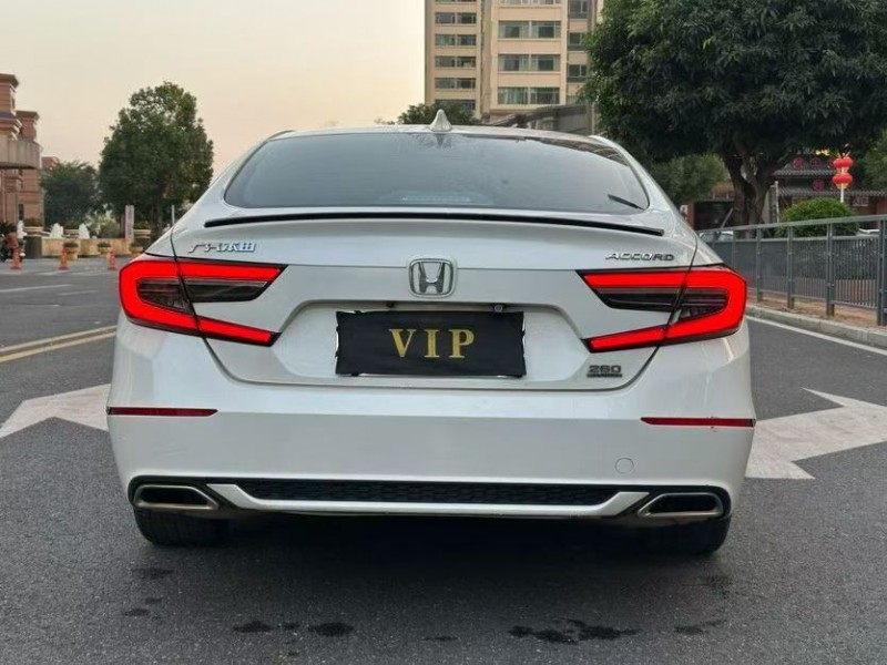 东莞22年本田雅阁9