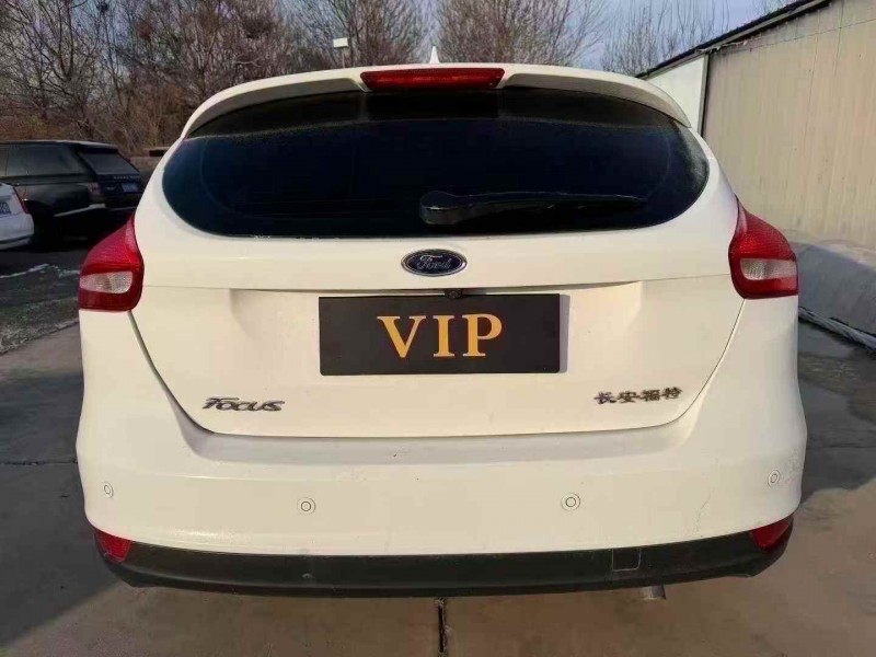 青岛20年福特福克斯6