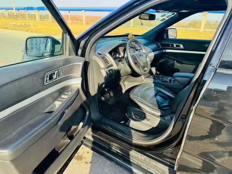 东营18年福特探险者4