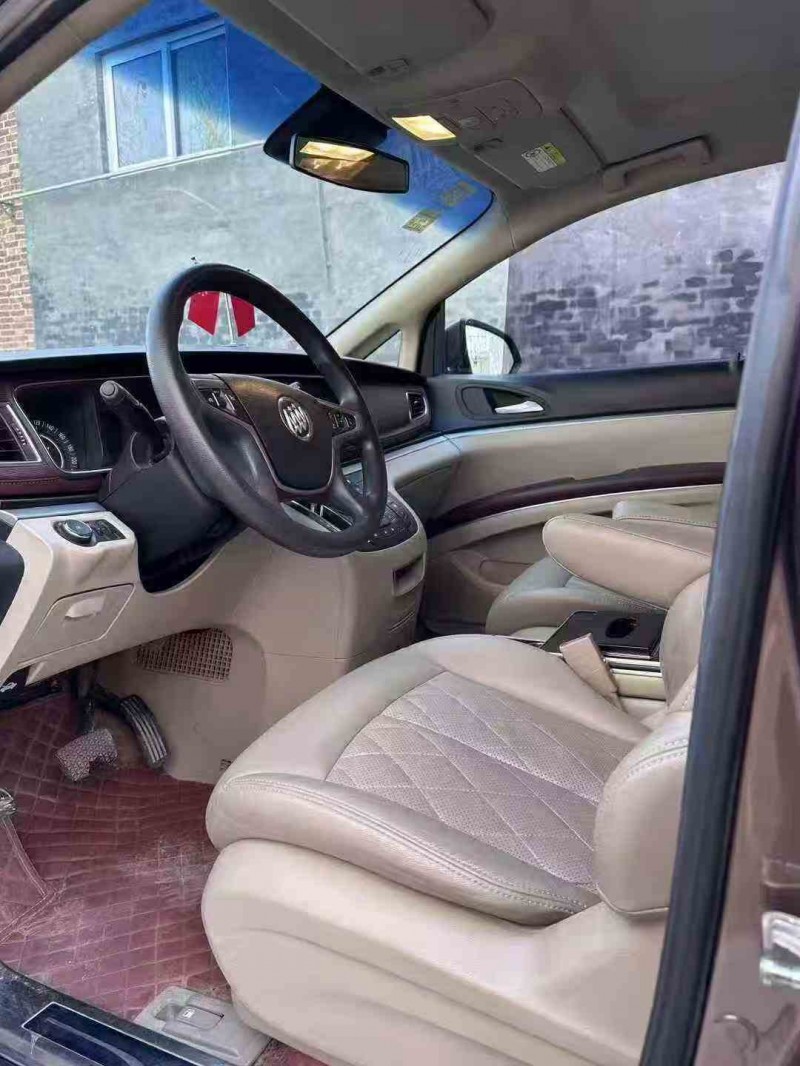 济宁19年别克GL83