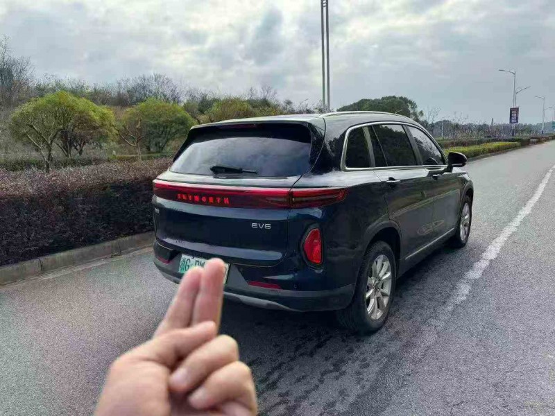 绍兴23年创维EV68